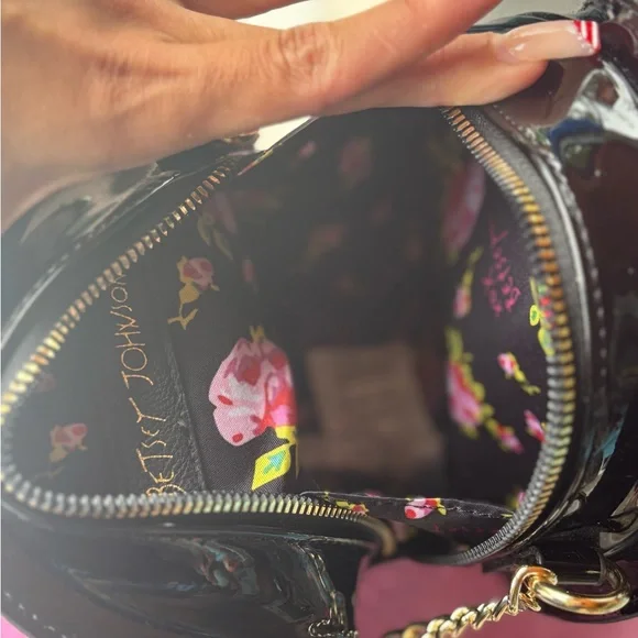 Betsey Johnson Kitsch Gingerbread Skull Crossbody Sugar Skull ☠️ - Picture 6 of 7